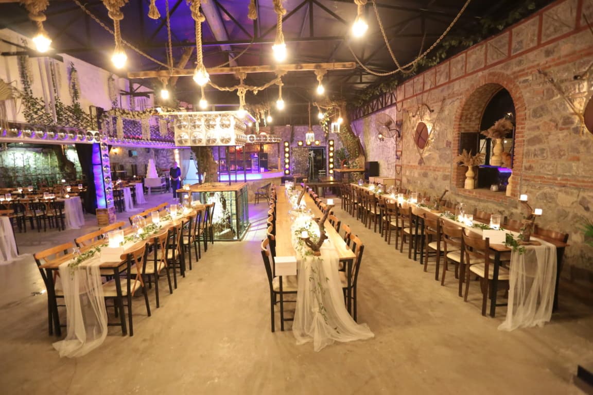 Toy Han / Bizim Bahçe Bayraklı — Bayraklı, İzmir