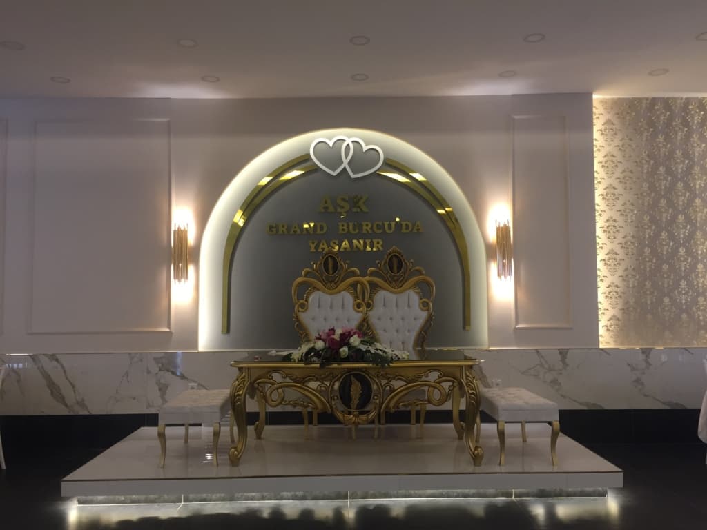 Grand Burcu Düğün Salonu — Karabağlar, İzmir