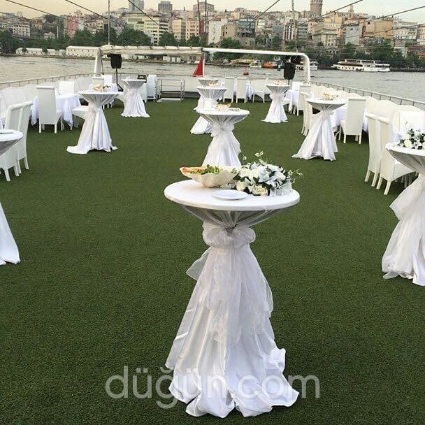 Aşk ve Mavi Tekne Turları